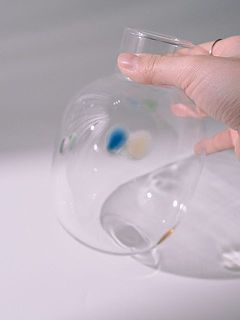 ランダムにカラーガラスが入ってかわいい！