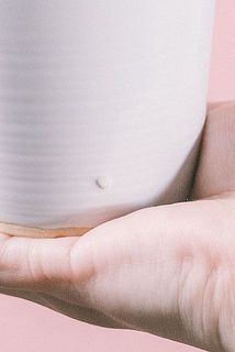 鉢に凹凸がある場合がございます。