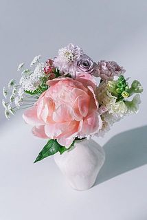 花器に飾った様子。