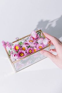 ドライ向きのお花をぎゅっと詰め込んでみて。上からのぞくとこんなにかわいい！