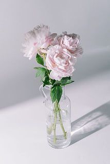 大輪のお花もしっかり支えて、美しく飾れます。