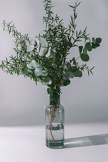 枝物を飾っても安定感があります。