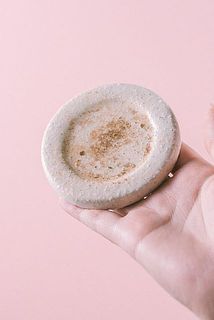 受け皿は汚れていることがございます。