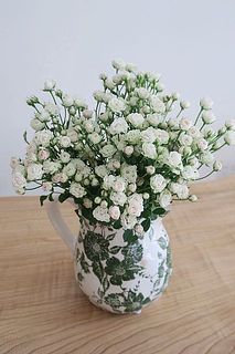 花器に飾った様子。