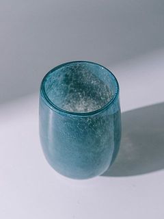 口径約9.5cm。切り戻したブーケをそのまま入れられます。