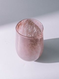 口径約9.5cm。切り戻したブーケをそのまま入れられます。