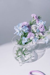 涼しげカラーでまとめるのもおすすめ。