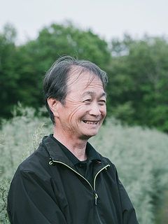 生産者の小野田浩宗さん。