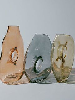 薄型なので、棚に飾るオブジェとしても使えます。