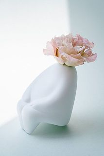 虚空を見つめる姿に癒されます。