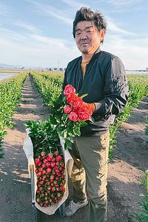 生産者の佐井さん。とても温かくてパワーのある素敵な方です。