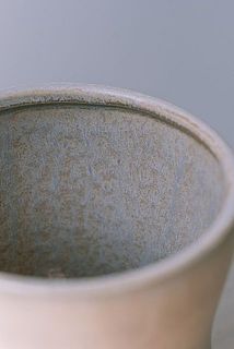 職人の手作業のため、釉薬のたれや色ムラが出る場合があります。
