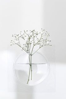 かすみ草を合わせると優しい雰囲気に・