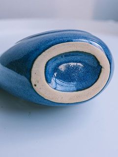 底が縁取られているので、安定感があります。