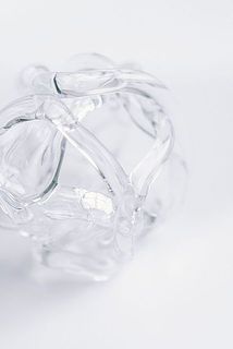 ガラス1本1本が繊細に光を反射します。