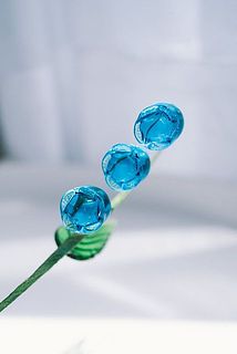 花の内側まで細かく作り込まれています。
