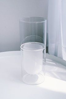 キャンドルホルダーとしても、花瓶にも使えます。