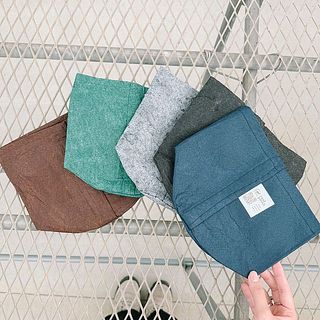 鉢の色はおまかせです。お楽しみに。