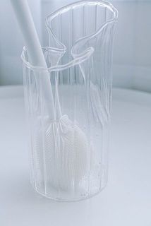 口の形が不思議なポワローベースも洗えます。