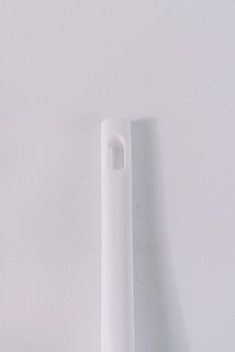 柄の部分には穴があいてるので、フックにかけて保管できます。