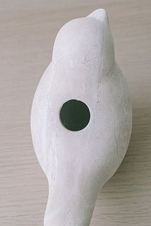 背中に花を挿せるようになっています。