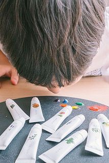 色によって香りが異なります。