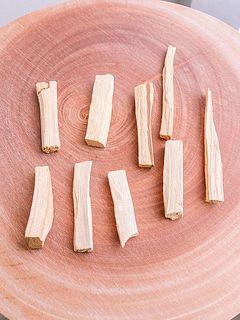 パロサントの大きさ、長さには個体差がございます。