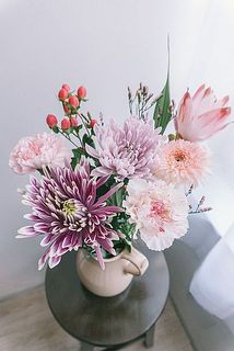 花器に飾った様子。
