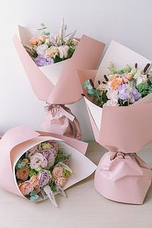 ラッピングして1束お届けします。どんな種類のお花が届くかはお楽しみに😉