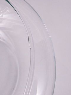 フラワーベースには製造の都合上、気泡が擦れの跡がある場合がございます。ご了承ください。