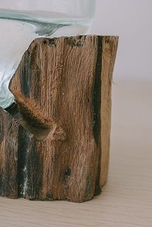 古木特有の傷や汚れがついている場合もございます。