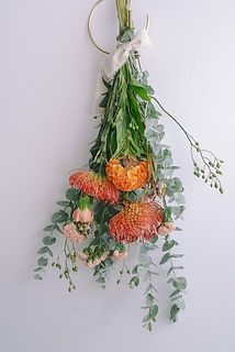 ドライにしても色合いが残るのでお部屋に吊り下げて楽しんで。