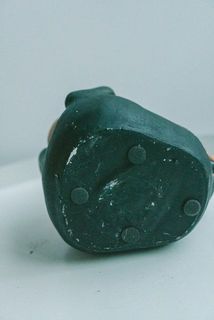 裏面にはずれ防止のクッション材がついています。