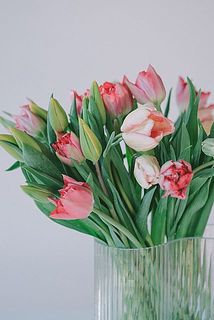 大きめの花器にどっさり飾ると存在感抜群。