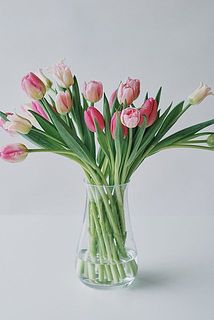 △美品△ラリック　チューリップ　花瓶　オパルセント　箱つき 4 美品 ラリック LALIQUE チューリップ 花 花瓶 フラワーベース 飾り壷