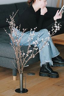 口径は4.5cm。桜の枝なら4〜5本入れることができます。