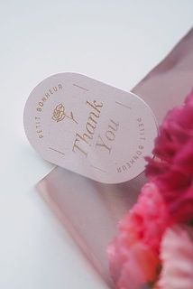 「ありがとう」の気持ちを込めた小さなピック付き。