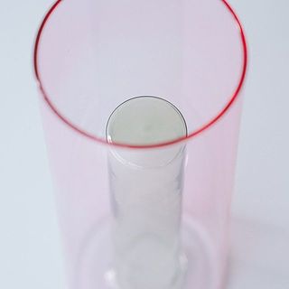 ピンクとグリーンの組み合わせがかわいい！このドーナツ状の空間が飾りやすさのポイント。