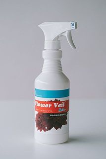 ダリアなど繊細なお花を楽しむのにおすすめなのが鮮度保持スプレー「フラワーベール（※別売り）」。ベール（アプリからもご購入いただけます）