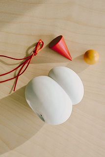 クリスマスにはサンタの帽子、お正月には橙を付け替えて楽しめます。今の時期から長く楽しめるアイテム。