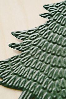 ブリキならではの温もりのある風合いが魅力。全て職人による手作りです。