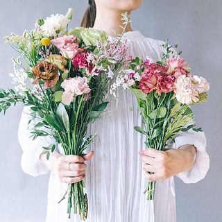 通常サイズとの比較。たっぷり入ってます！内容は毎回おまかせ。お楽しみに！