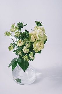 花器に飾ったイメージ　※使用花器「ファゴット」