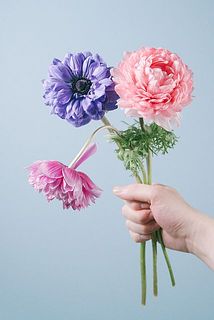 頭が重たくて首が垂れてるものは短く切って飾るのもいいかも！