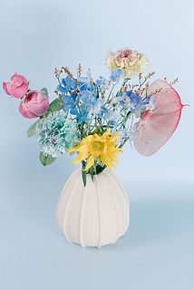 花器に飾ったイメージ1　使用花器：pullea