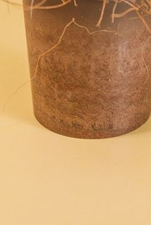一部、ポットに黒色の模様がある場合がございます。ポットの特性のためご理解の上お買い求めください。