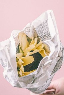 巻く際は花の頭まで隠れるようにしましょう。