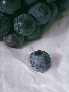 食べごろの熟した状態でお届けするため、配送中の衝撃などにより粒が取れやすくなっております。ご了承ください。
