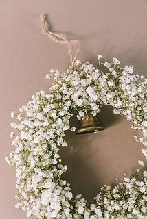 ドライになると縮むので、かすみ草はたくさん使うのがおすすめです。