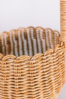 水や汚れに強く、扱いやすいのが特徴です。